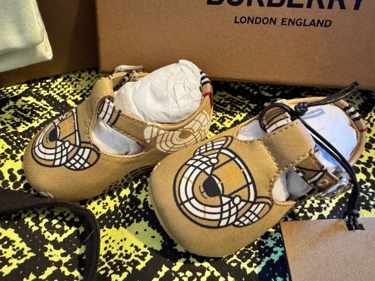 Brand New Burberry Newborn Pre Walkers 