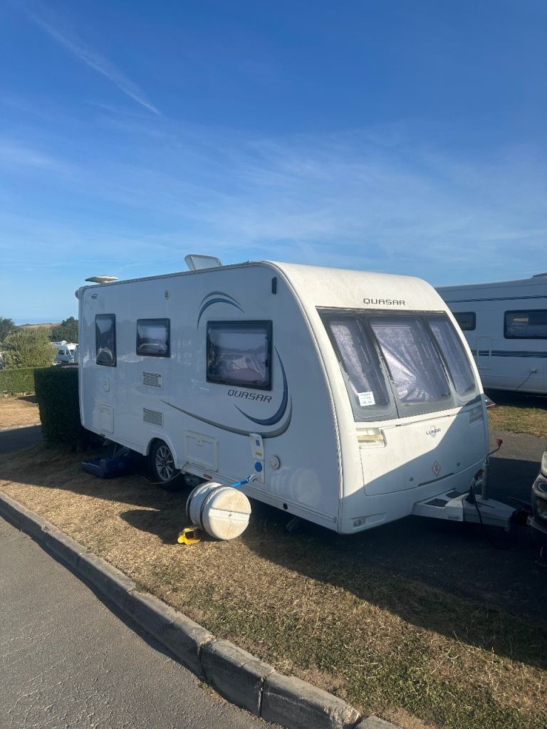 Lunar quasar 462 2015 2 berth caravan.