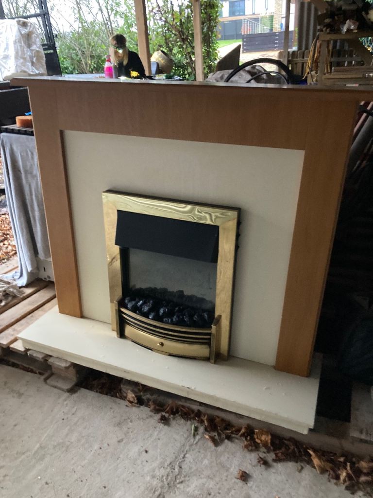 Electric fireplace heater / good condition / I can deliver 