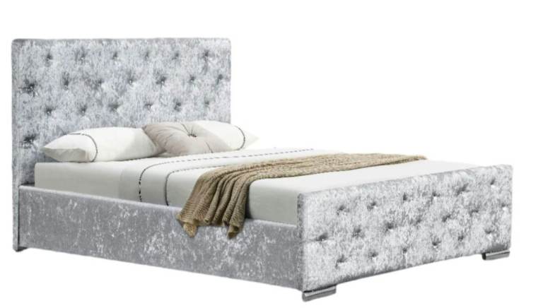 Crushed velvet bed