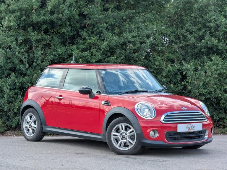 MINI HATCH ONE 1 Elderly Owner 26,000 Miles Full Service History Panoramic Glass