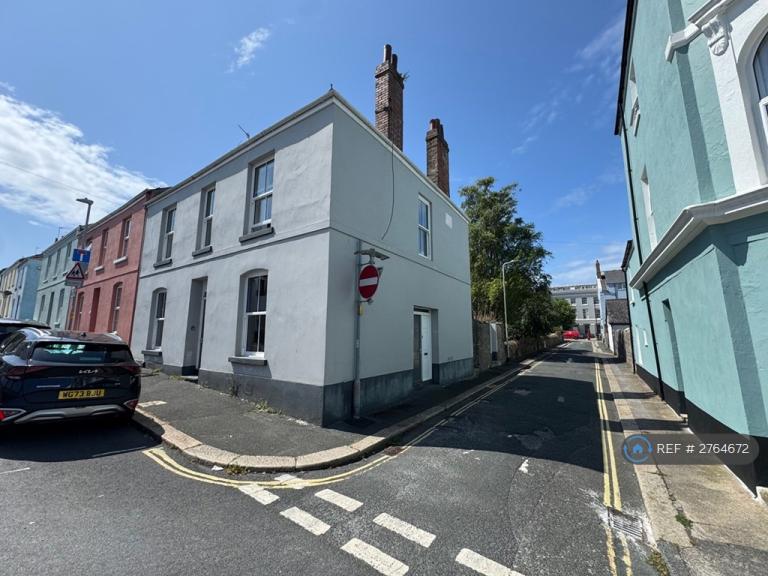 2 bedroom flat in Admirality Street, Stonehouse, Plymouth, PL1 (2 bed) (#2764672)