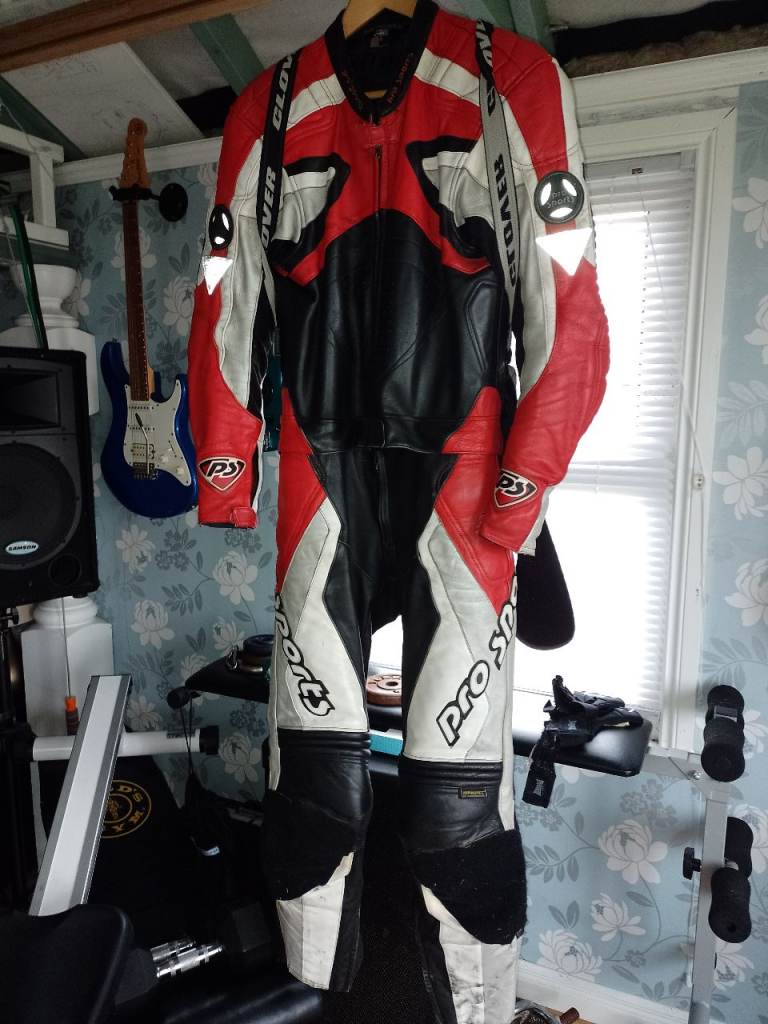 2 Piece Motorcycle Leathers. Size to fit approx 5'7.  Clearing out my kit.