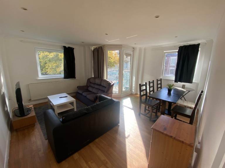Spacious 2 bed 2 bath to rent