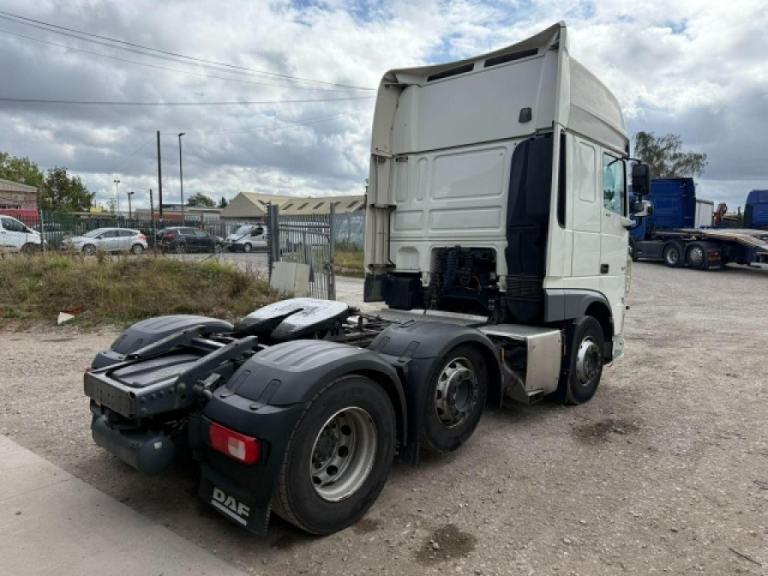 DAF XF 530 6x2 MID LIFT SLEEPER CAB TRACTOR UNIT