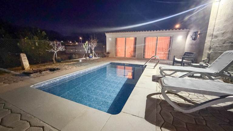 Spread the balance over 10 years - Pool house in Spain