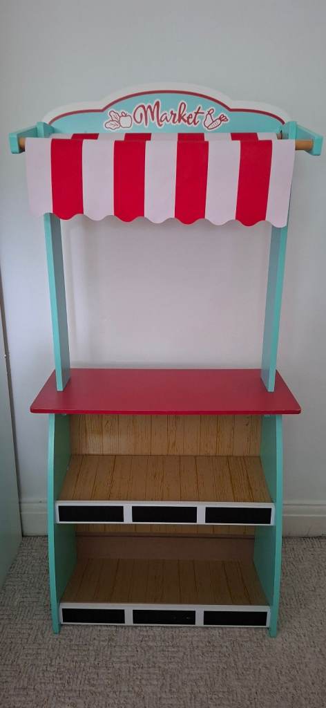 Melissa & Doug Market/Theatre Stand – Good Condition
