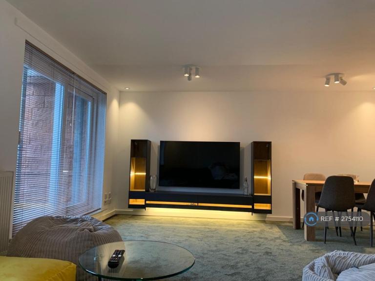 2 bedroom flat in Albion Gardens, Edinburgh, EH7 (2 bed) (#2754110)