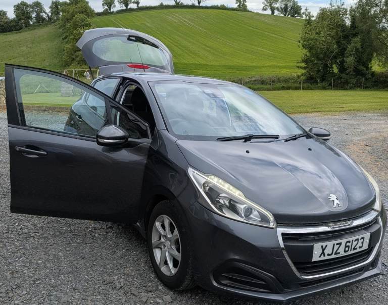 Peugeot, 208, Hatchback, 2015, Manual, 1199 (cc), 5 doors