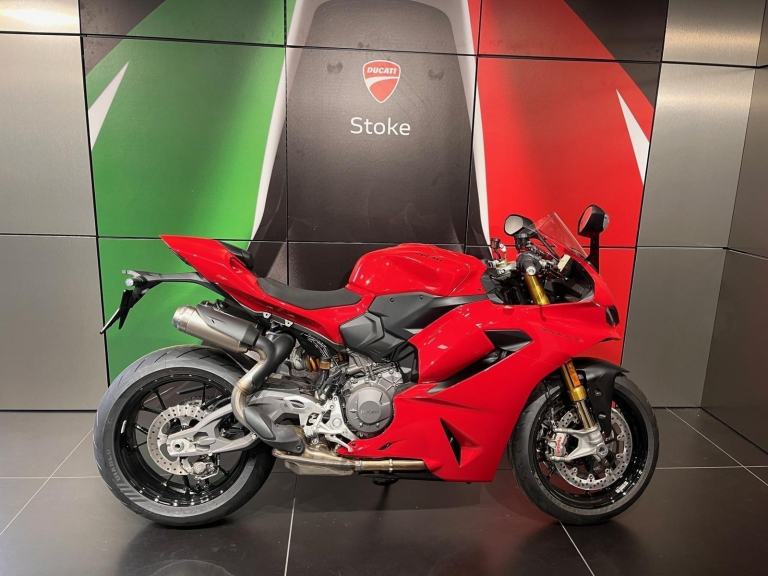 DUCATI PANIGALE V2 S EX DEMO ONLY 440 MILES COVERED 2025 BIKE