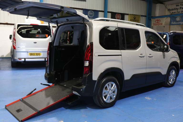 2021 Peugeot Rifter Wheelchair Accessible WAV Car Disabled Vehicle with winch MPV Diesel Manual
