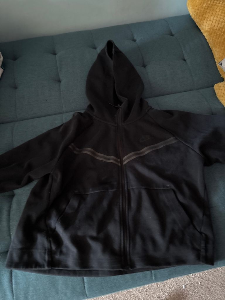 Black Full Zip Hoodie – Good Condition