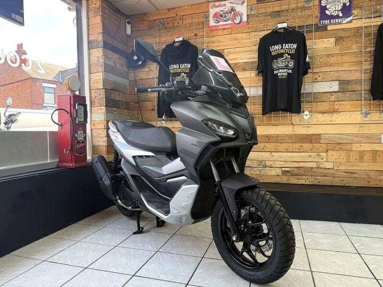 Aprilia SR GT 125 125  Scooter 