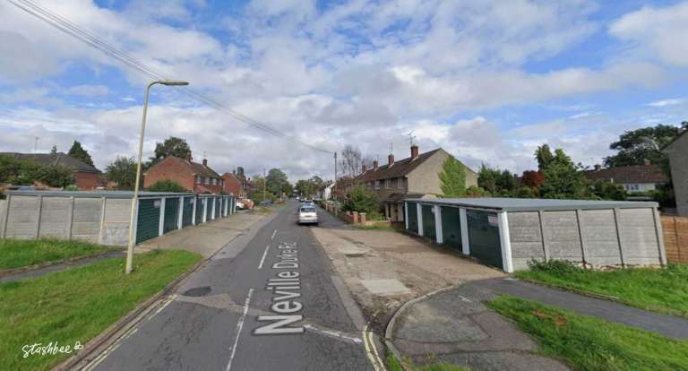 Garage to rent in Farnborough (GU14) | Stashbee