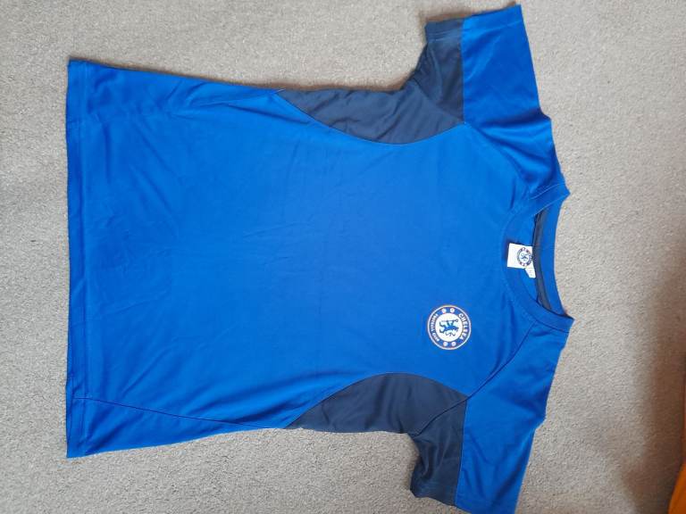 Chelsea football training top, size XLB