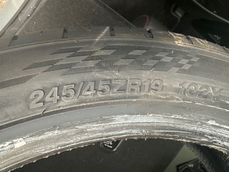 245/45/19 tyre 