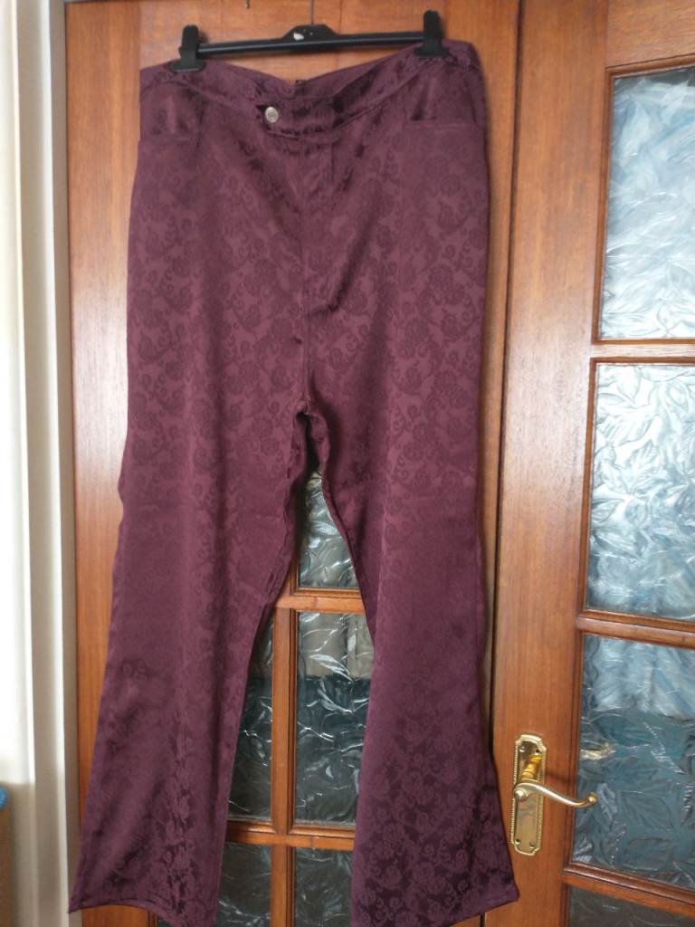 image for TROUSERS (SMART) SIZE 22. Burgundy. Waist 40ins Hip 46ins. Both approx. As new cond.