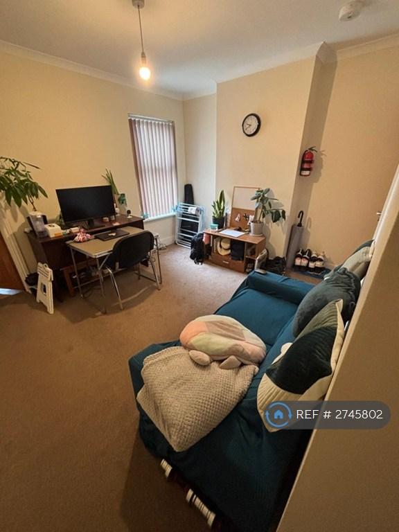 1 bedroom flat in Caversham, Reading, RG4 (1 bed) (#2745802)