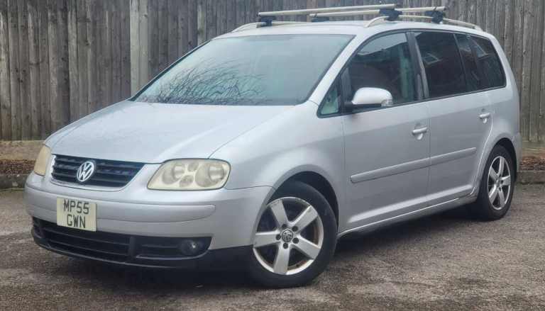 Volkswagen, Touran 2005 AUTOMATIC Ulez Needs Work Runs Drives 