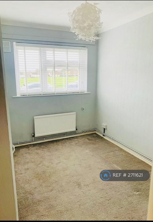 2 bedroom flat in Cumberland Avenue, Maidstone, ME15 (2 bed) (#2711621)