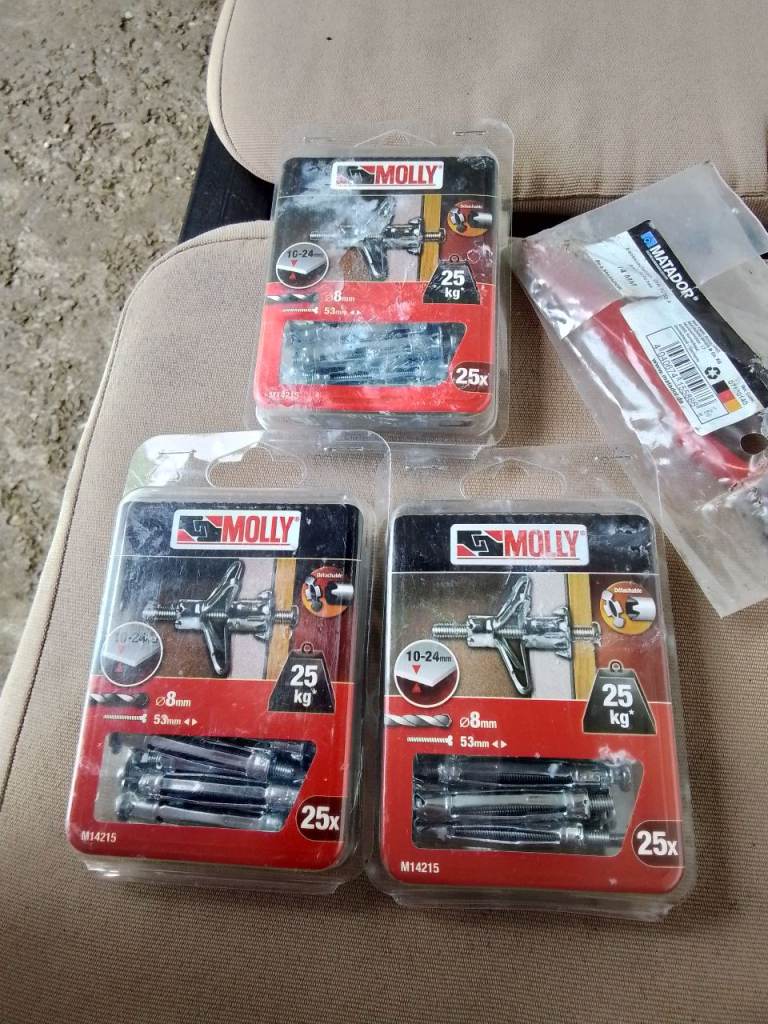 Three packs of Molly Dry wall Fixings quantity 75