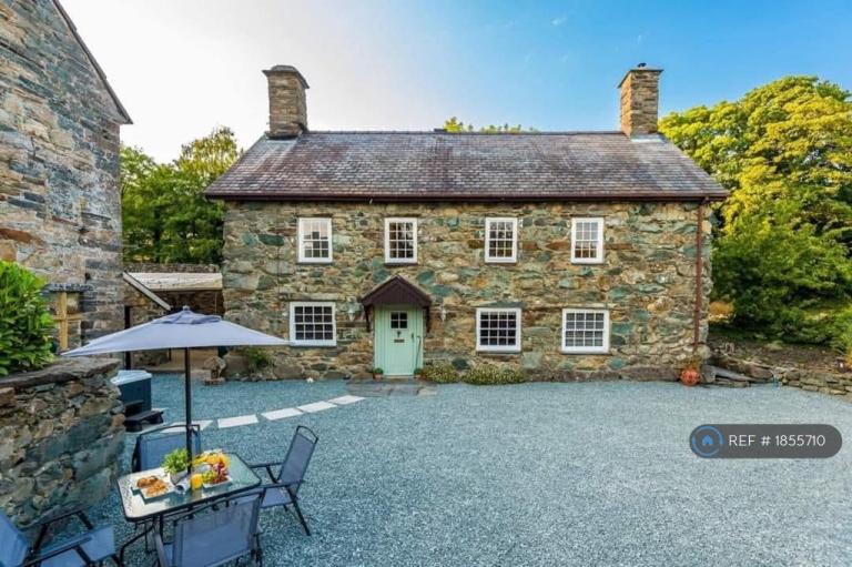 4 bedroom house in Dolgellau, Dolgellau, LL40 (4 bed) (#1855710)