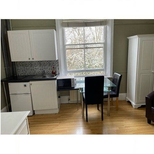 Semi-Studio Holland Road, Kensington Olympia/Shepherds Bush W14 8BE