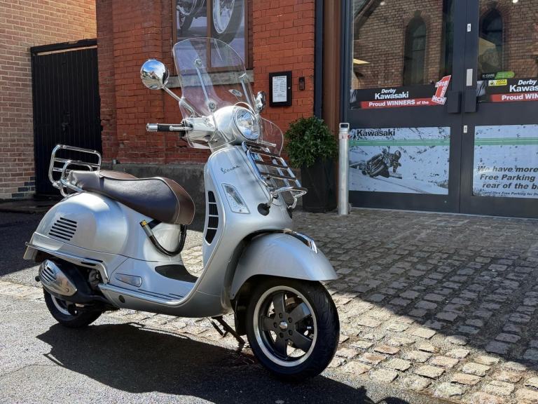66 reg Piaggio Vespa GTS 300 70th anniversary edition 