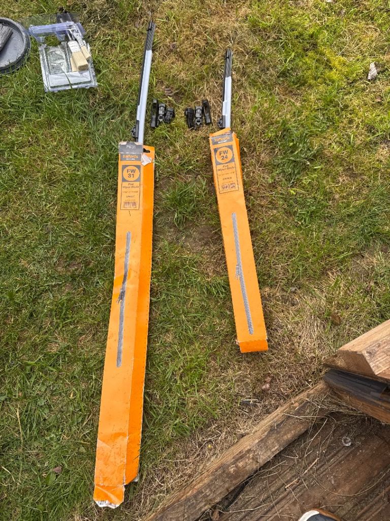Halfords wiper blades 18” & 26”