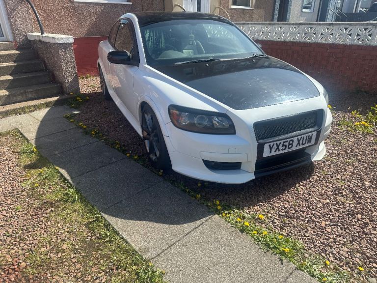 09Volvo c30 r designe 2lt diesal 150 bhp spares repair runs drives 