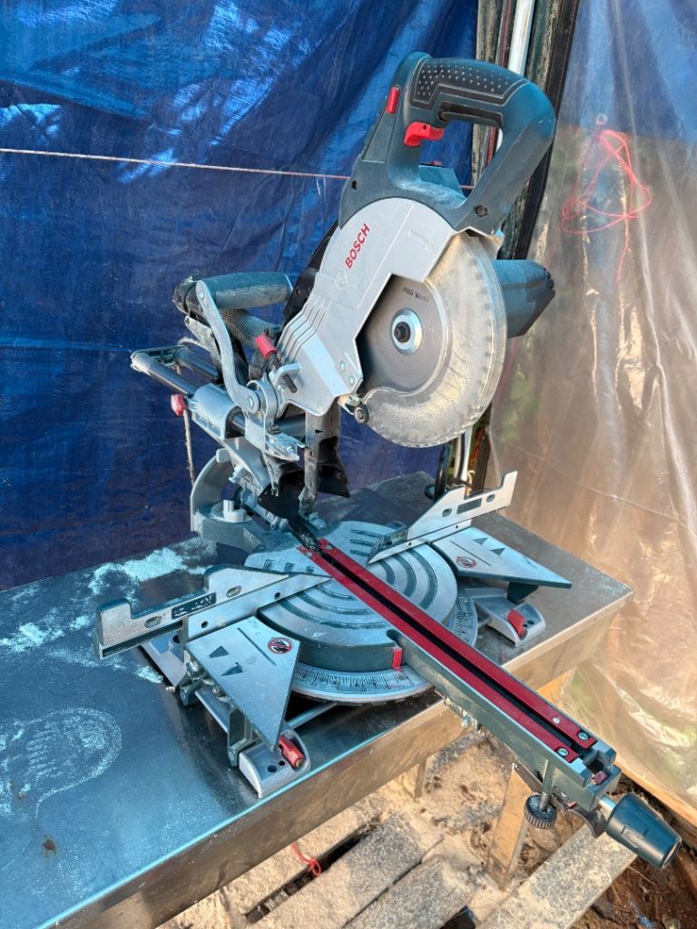 Bosch  GCM 8 SJL Mitre saw.