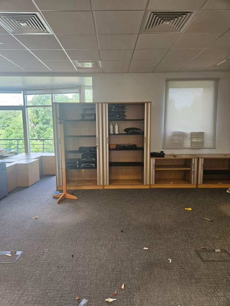 JOBLOT Office Furniture SURPLUS STOCK For Sale Over 100 Desks/Chairs/Cabinets/Cupboards/Waiting 1