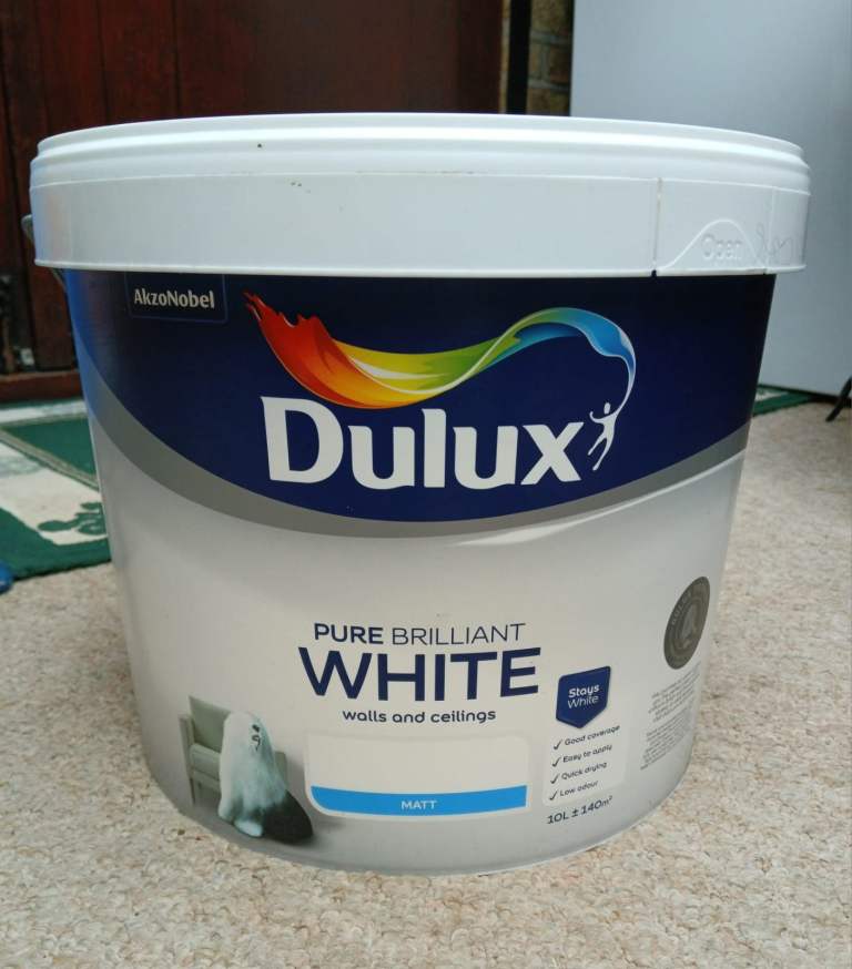 Dulux Pure Brilliant White Walls and Ceilings Matt Paint