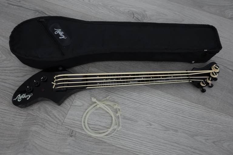 Ashbory Bass (Fretless Mini Bass) 