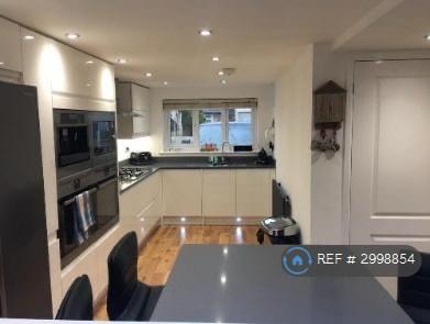 4 bedroom house in Onslow Road, Salcombe, TQ8 (4 bed) (#2998854)