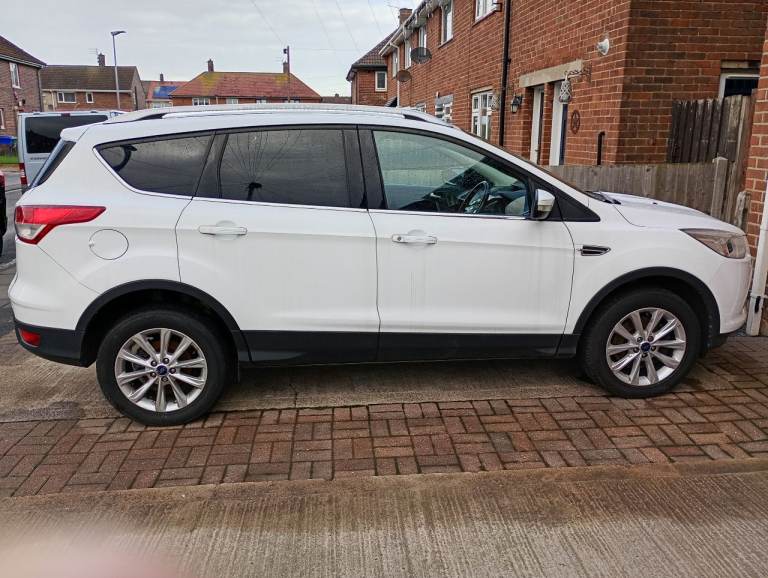 Ford, KUGA, Hatchback, 2015, Manual, 1997 (cc), 5 doors