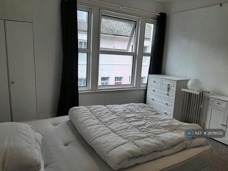 1 bedroom in Thorn Road, Worthing, BN11 (#2878032)