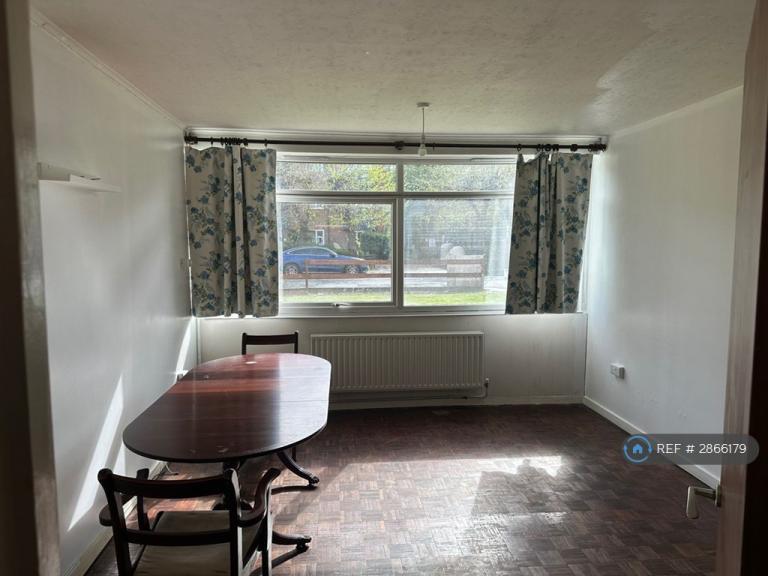 2 bedroom flat in Tavistock Road, Croydon, CR0 (2 bed) (#2866179)