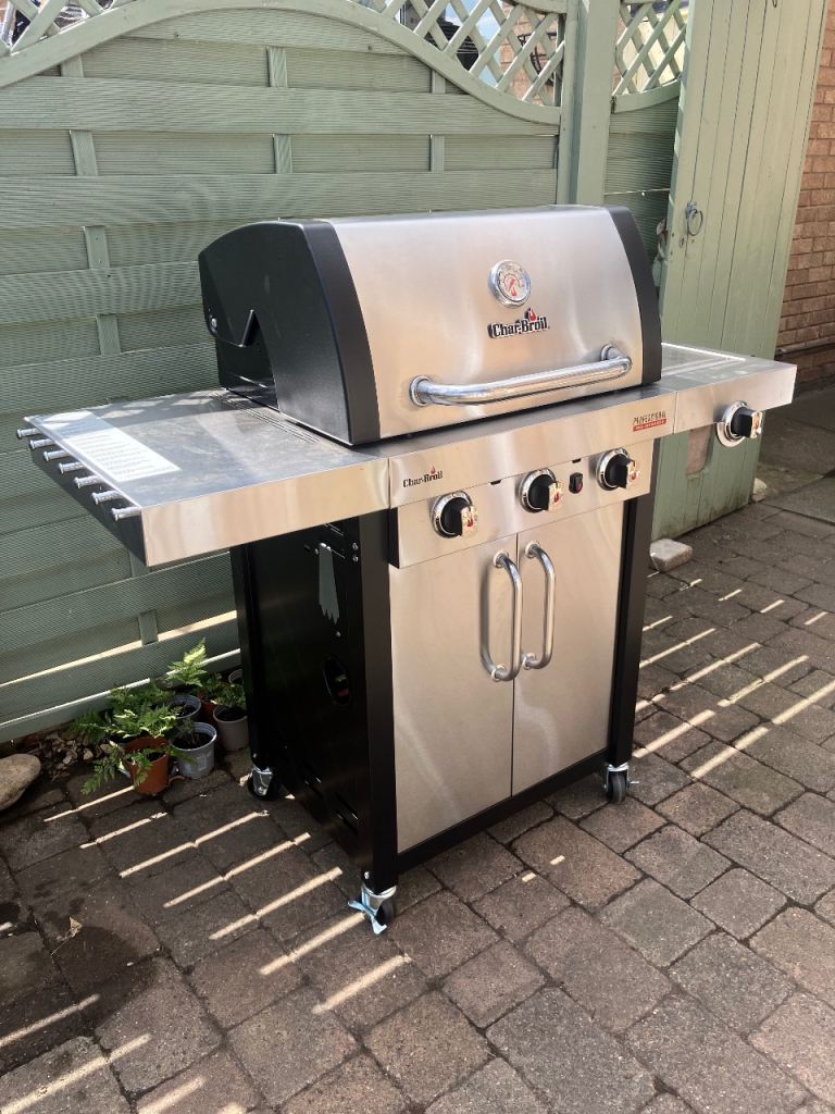 Char-Broil Professional 3 Burner BBQ - as new, never used
