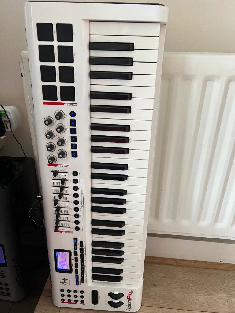 M-AUDIO AXIOM PRO 49 MiDi Controller/Power Adapter 