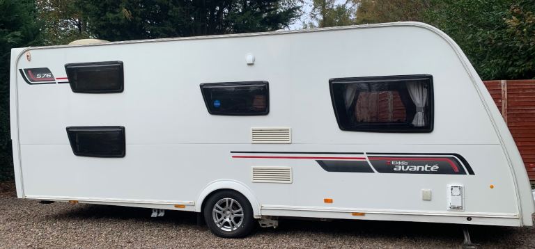 2013 Elddis Avante 576 , 6 berth with a Motor Mover and a New Awning 