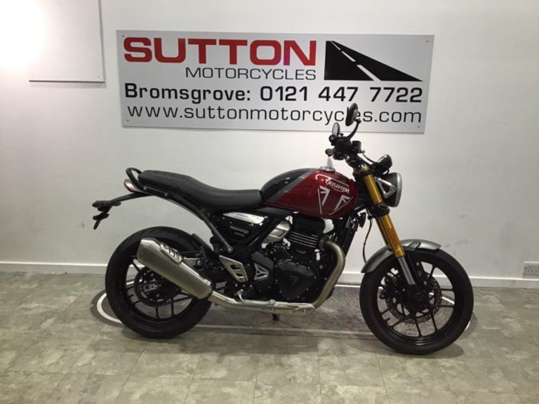 Triumph Speed 400 low miles.