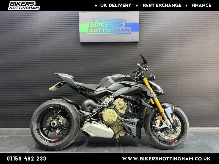 Ducati Streetfighter V4 S 2023 **1 owner and 2400 miles**