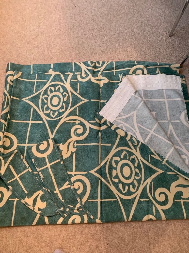 Luxury Broomhill single duvet ,pillowsham and curtains with tie -backs 