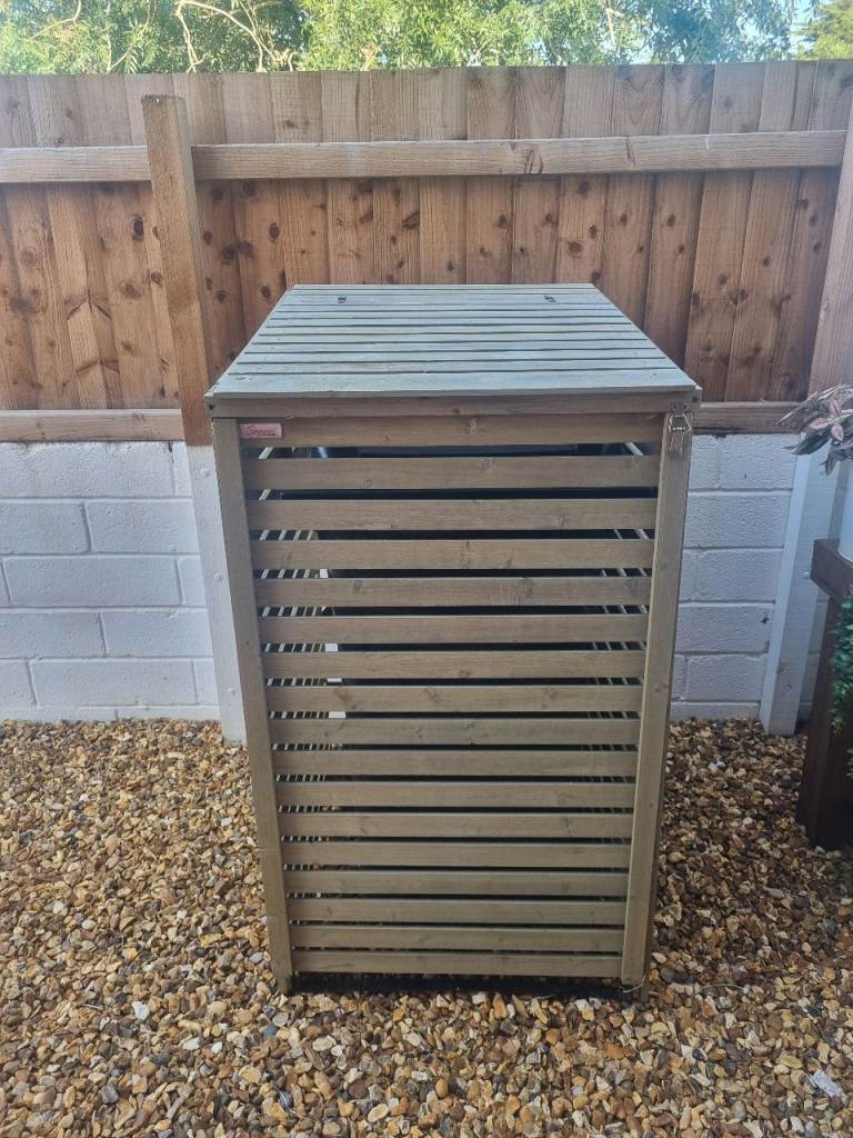 Wheelie bin & cover 