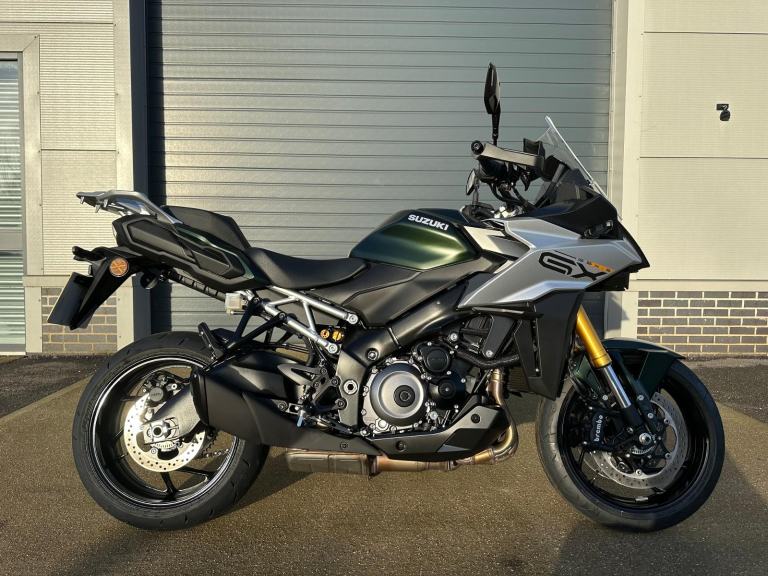 SUZUKI GSXS 1000 GX RREM4 2025 - ONLY 467 MILES!!! MAY 2025 REGISTERED