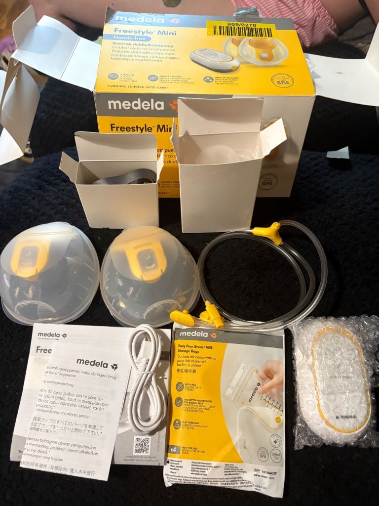Medela Freestyle Mini Hands-Free Double Electric Breast Pump – New