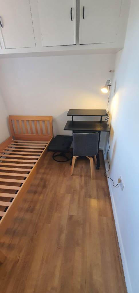 Single room close to  Wood green 