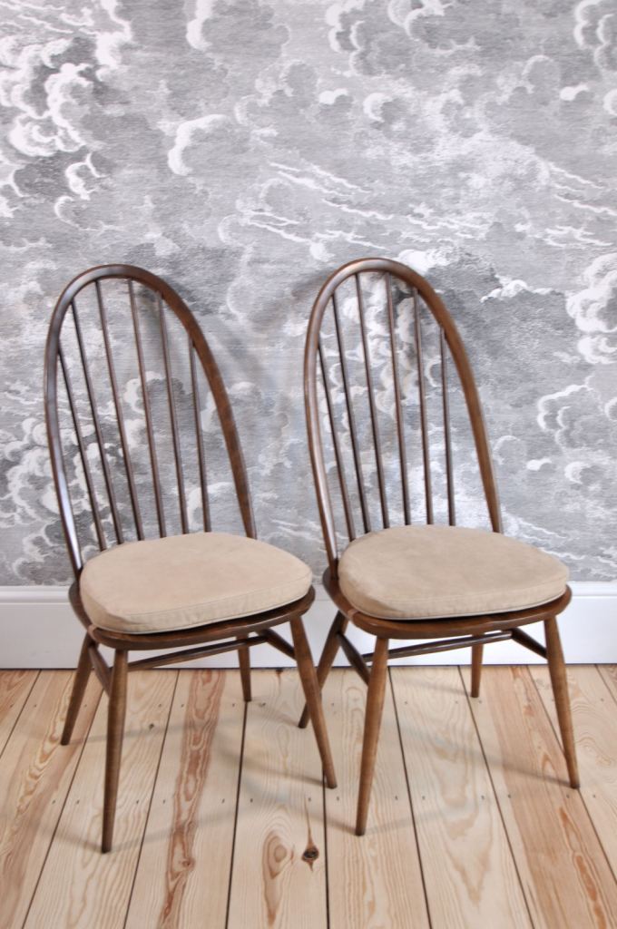 Set of 2 Vintage Retro Ercol Windsor Quaker Chairs (model 1875) in Golden Dawn
