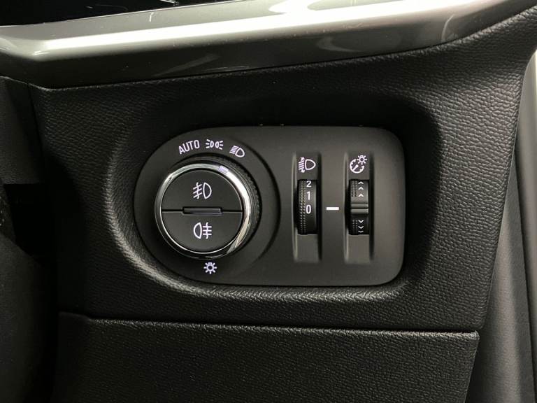 2021 Vauxhall Mokka 100kW Elite Nav Premium 50kWh 5dr Auto SUV ELECTRIC Automatic